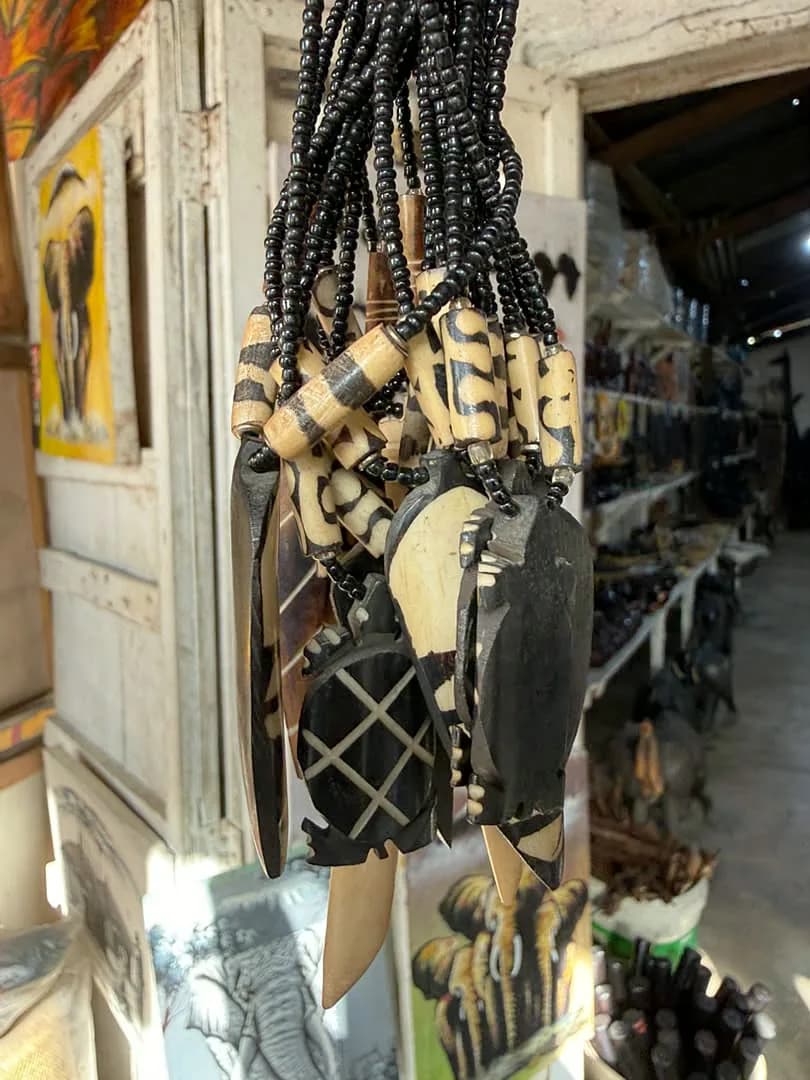 Wood and Cowrie Shell Necklace - photo 1